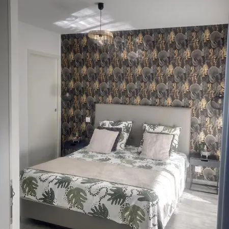 Holiday home L'immortelle *